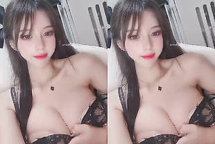 笑容甜美白皙巨乳极品女神诱惑~