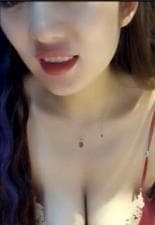 御女范气贮美女主播酒店和胖男友直播啪啪,高难度动作一字马站着操,洁白的皮肤衬托着一片茂密黑森林
